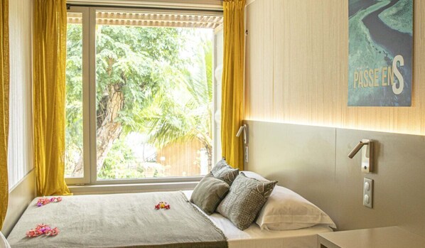 Room, Terrace | Premium bedding, in-room safe, desk, laptop workspace