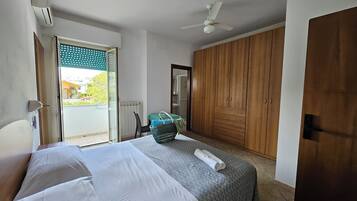 Double Room | Desk, free WiFi