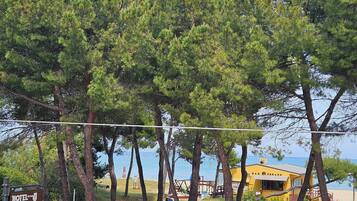 Vue depuis lâhĂ©bergement