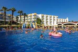 12 outdoor pools, pool umbrellas, sun loungers