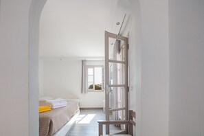 In-room safe, free WiFi, bed sheets