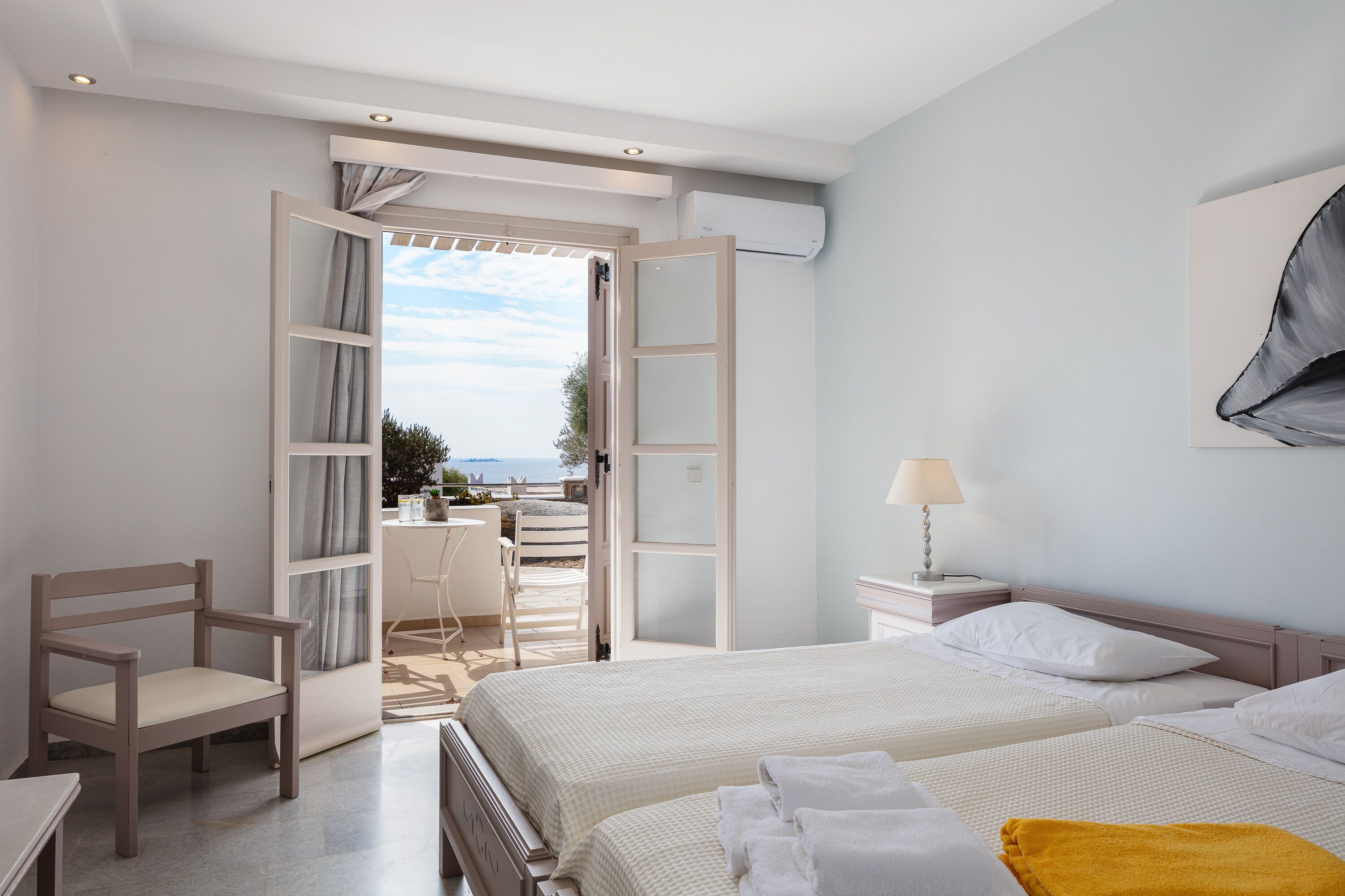 Aegean Room with Terrace & Sea View | Zimmersafe, kostenloses WLAN, Bettwäsche