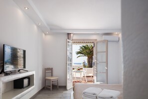 Aegean Room with Terrace & Sea View - Kavuras Village Hotel & Suites (Naxos)