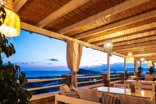 Breakfast served, Greek cuisine