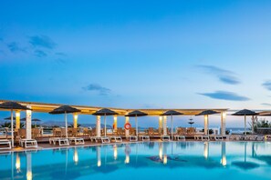 Seasonal outdoor pool, pool umbrellas, sun loungers