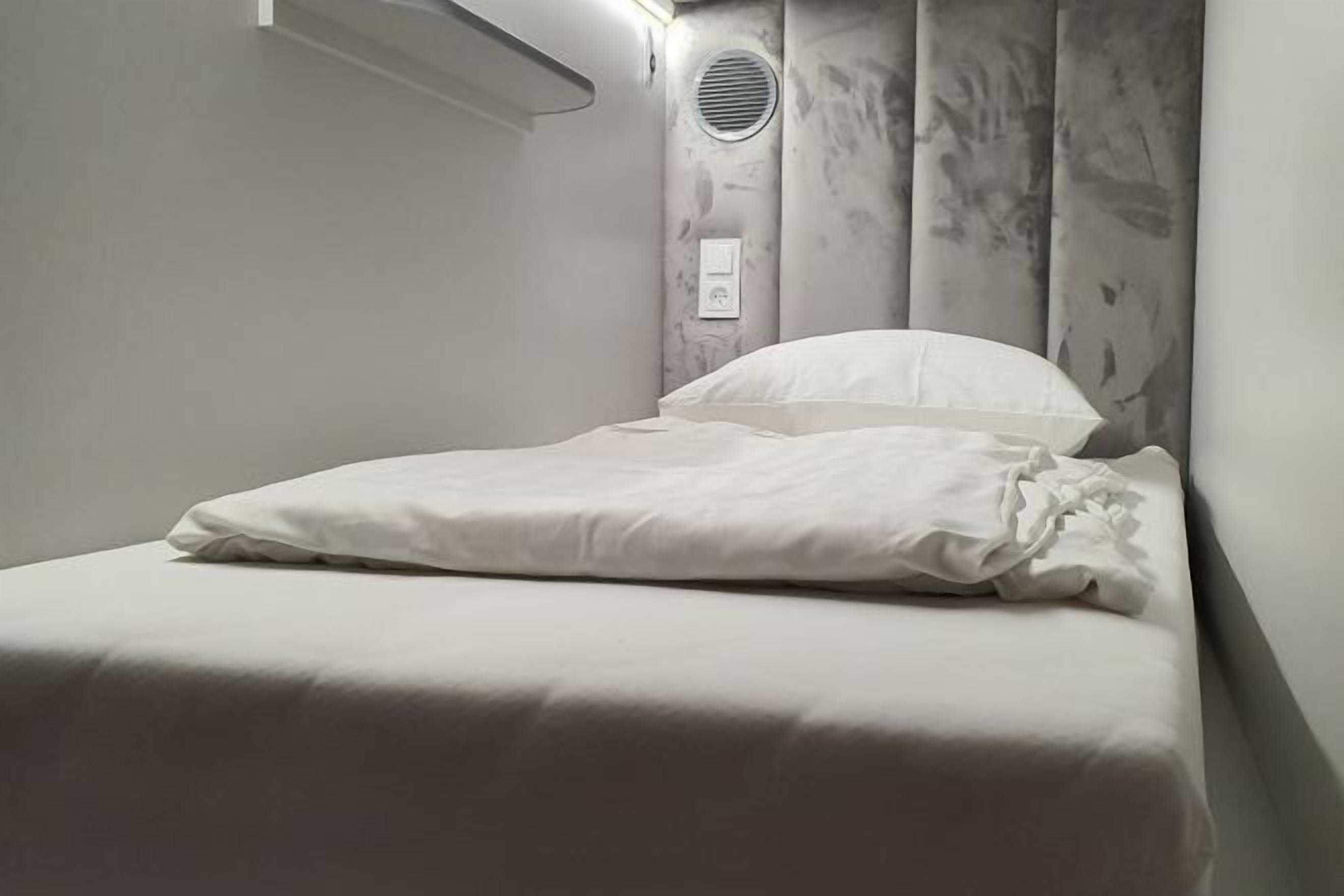 Zimmersafe, individuell dekoriert, individuell eingerichtet