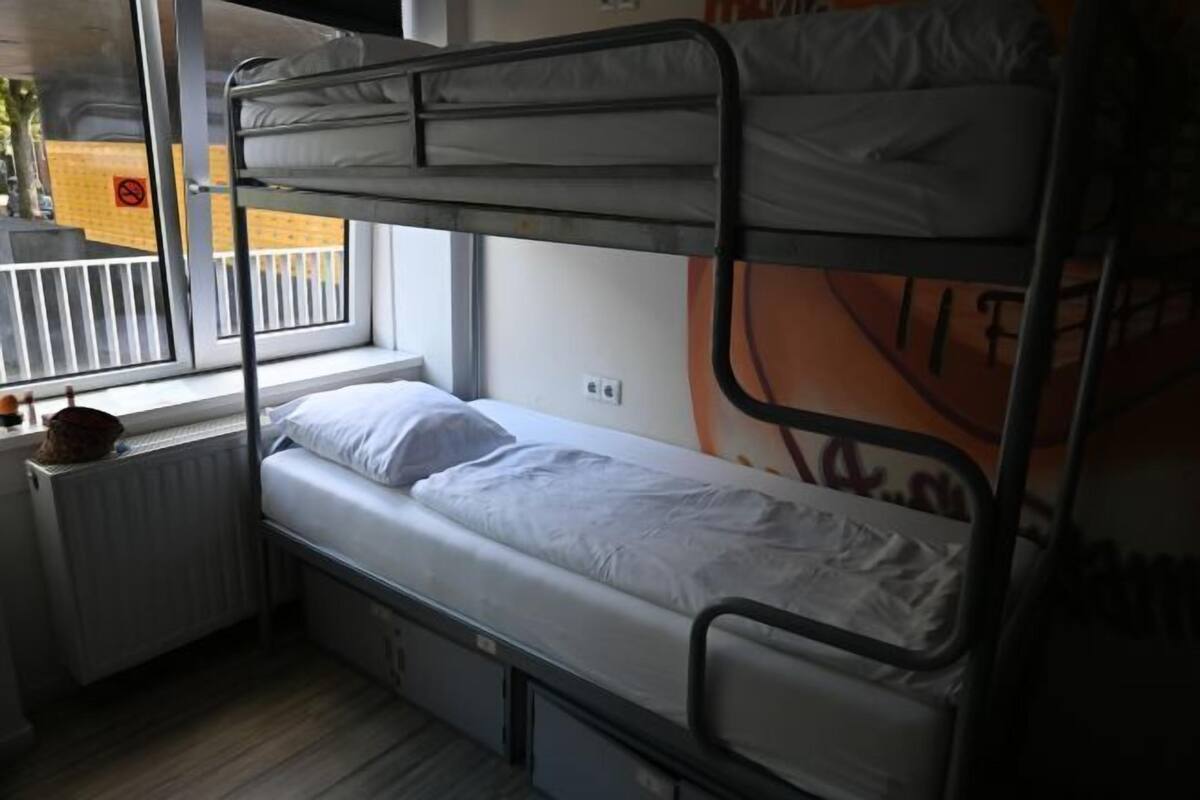 Caja de seguridad en la habitación y escritorio 