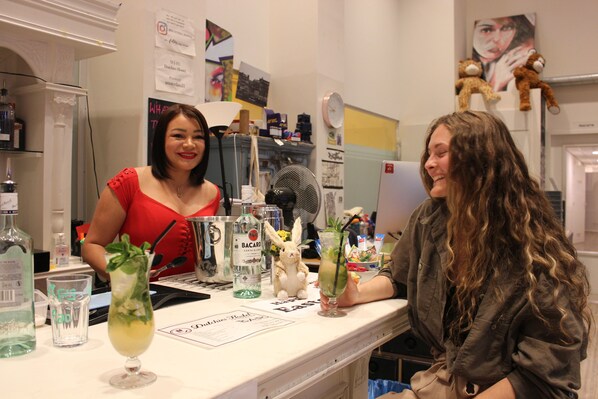 Bar (on property) - Dutchies Hostel (Amsterdam)