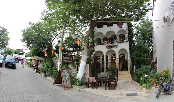 Property grounds - Boomerang Guesthouse (Selçuk)