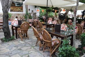 Café da manhã, almoço e jantar