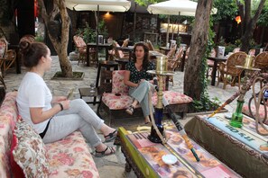Bar (on property) - Boomerang Guesthouse (Selçuk)
