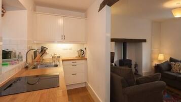 Cottage, Private Bathroom (Troed y Rhiw) | Restaurant