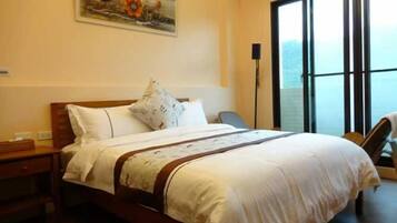 Minibar, desk, blackout drapes, free WiFi