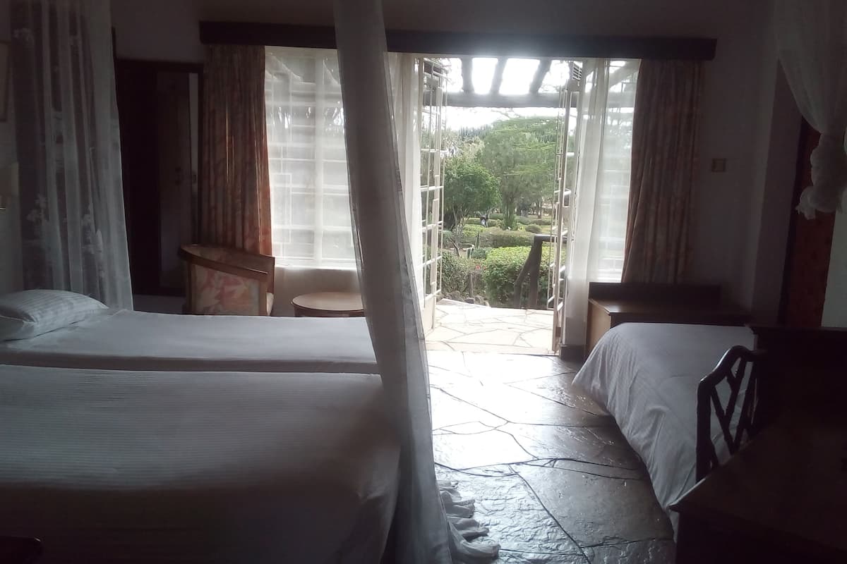 minibar, in-room safe, desk, blackout curtains