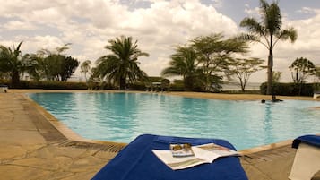 Outdoor pool, sun loungers