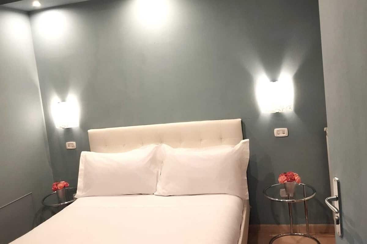 Comfort Room | 1 bedroom, premium bedding, minibar, desk