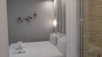 Camera Comfort | 1 camera, biancheria da letto di alta qualità, minibar, una scrivania