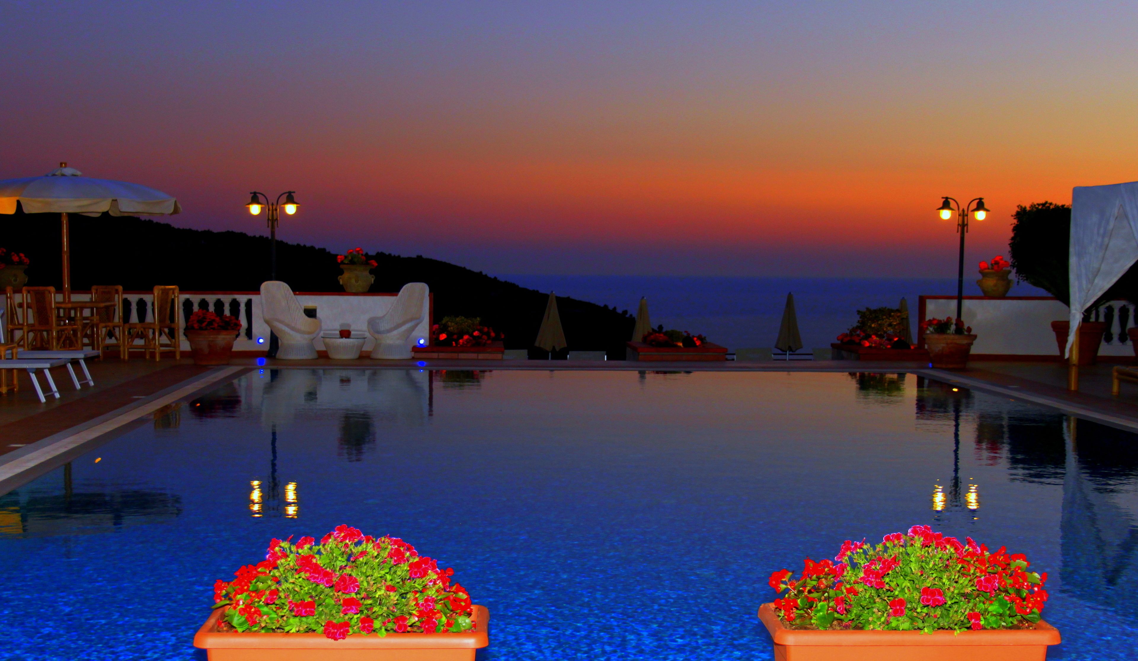 outdoor pool, pool loungers