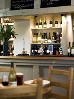 Bar (en el alojamiento)