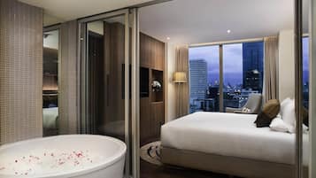 Minibar, in-room safe, desk, laptop workspace