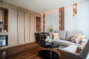 Executive Suite, 1 King Bed | Living room - Novotel Bangkok Sukhumvit 20 (Bangkok)