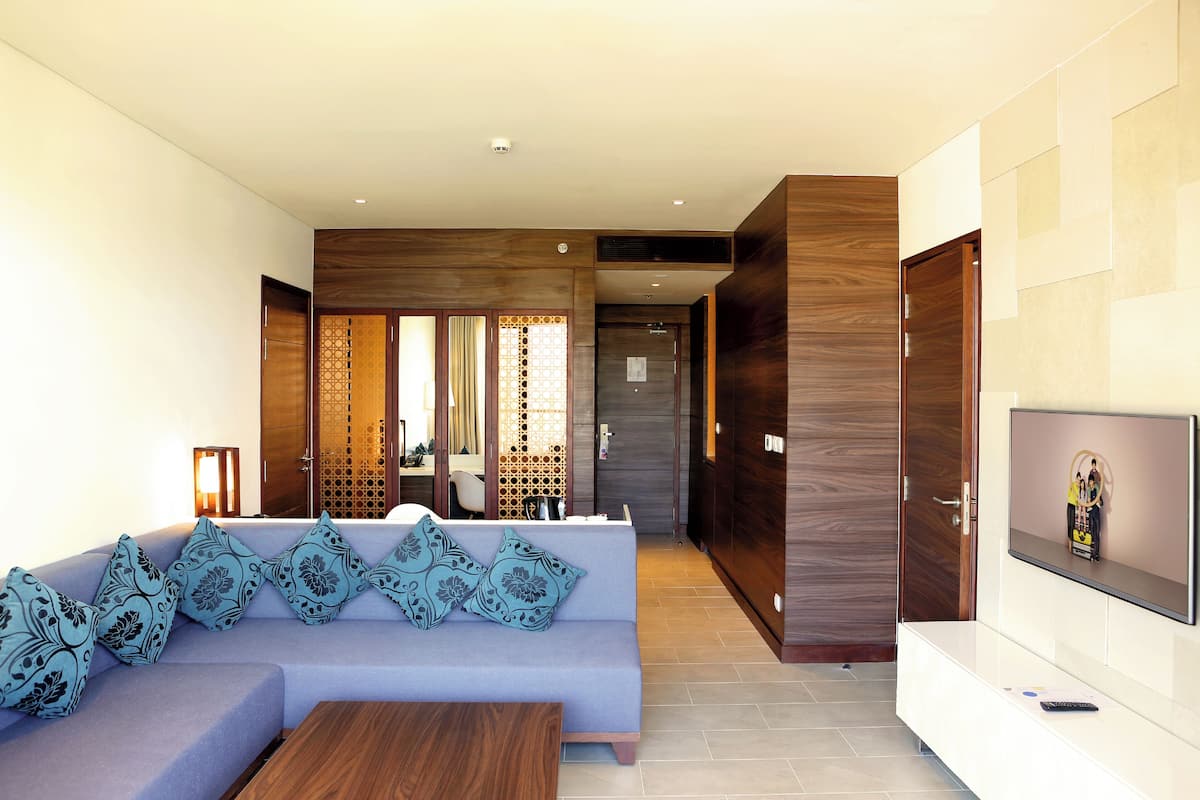 superior suite, 1 double bed | 1 bedroom, minibar, in-room safe, individually decorated