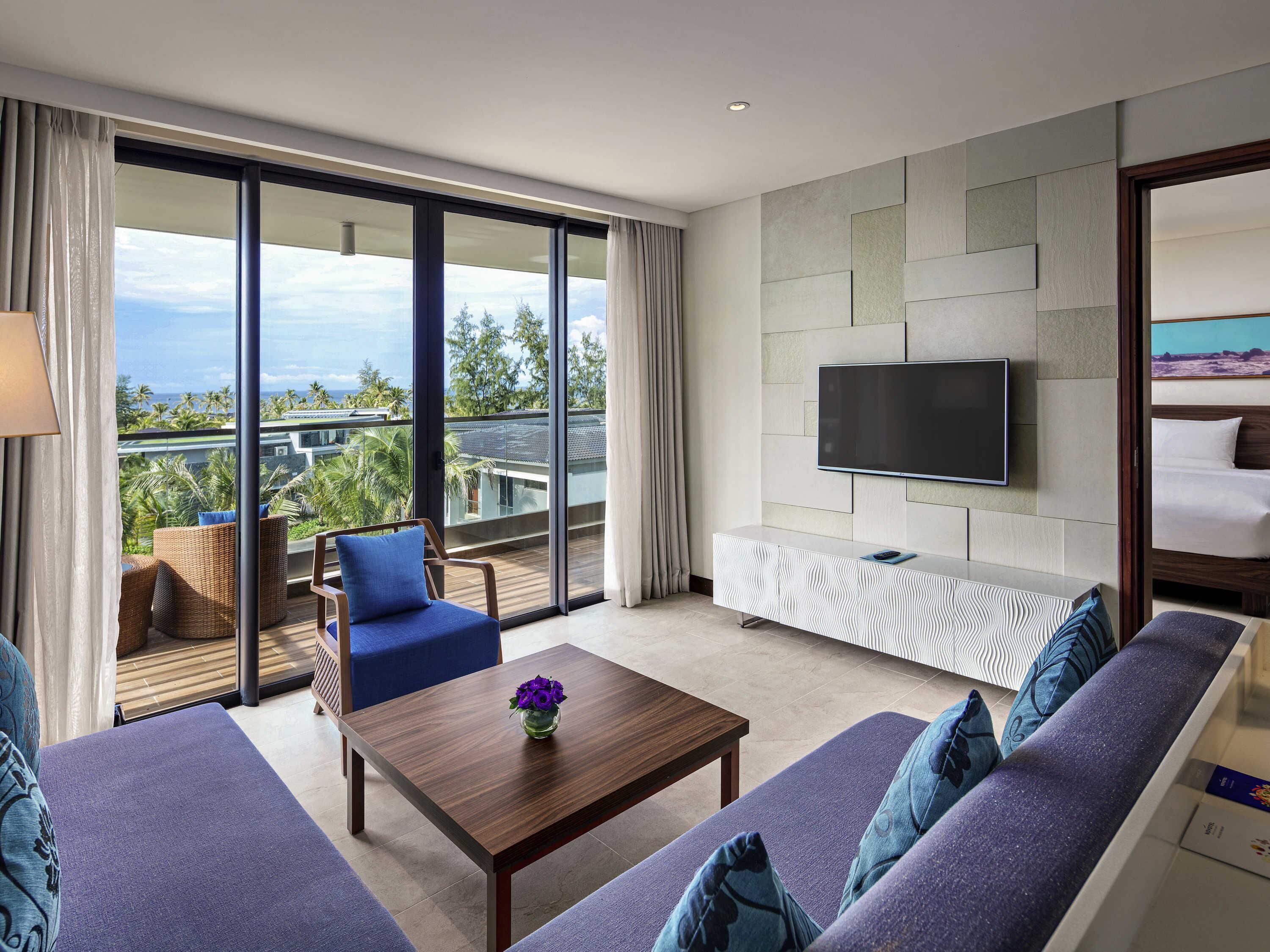 Suite – superior, 1 dobbeltseng | Minibar, safe på rommet, individuelt dekorert og individuelt innredet