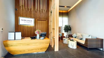 Couples treatment rooms, body treatments, aromatherapy, facials