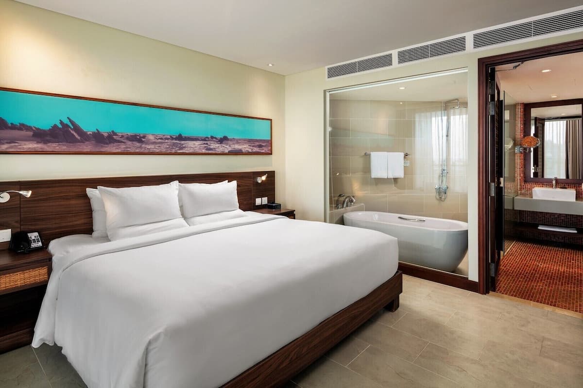 Superior Suite, 1 Double Bed | Minibar, in-room safe, desk, laptop workspace