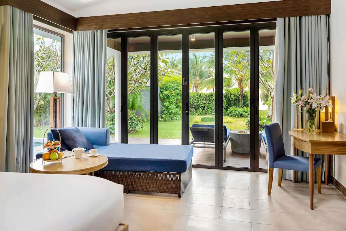 Deluxe Bungalow, 1 King Bed, Private Pool | Minibar, in-room safe, desk, laptop workspace