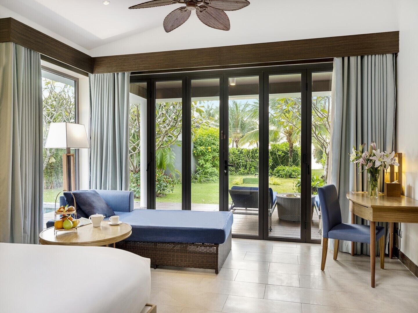 Deluxe Bungalow, 1 King Bed | Minibar, in-room safe, desk, laptop workspace
