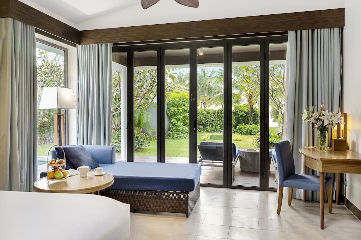 Deluxe Bungalow, 1 King Bed | Minibar, in-room safe, desk, laptop workspace
