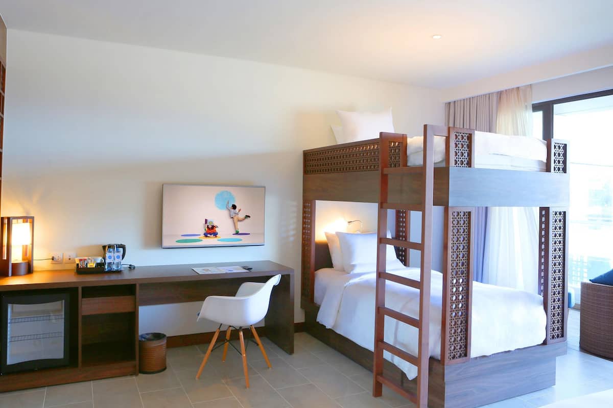 Family Room, Multiple Beds | Minibar, in-room safe, desk, laptop workspace