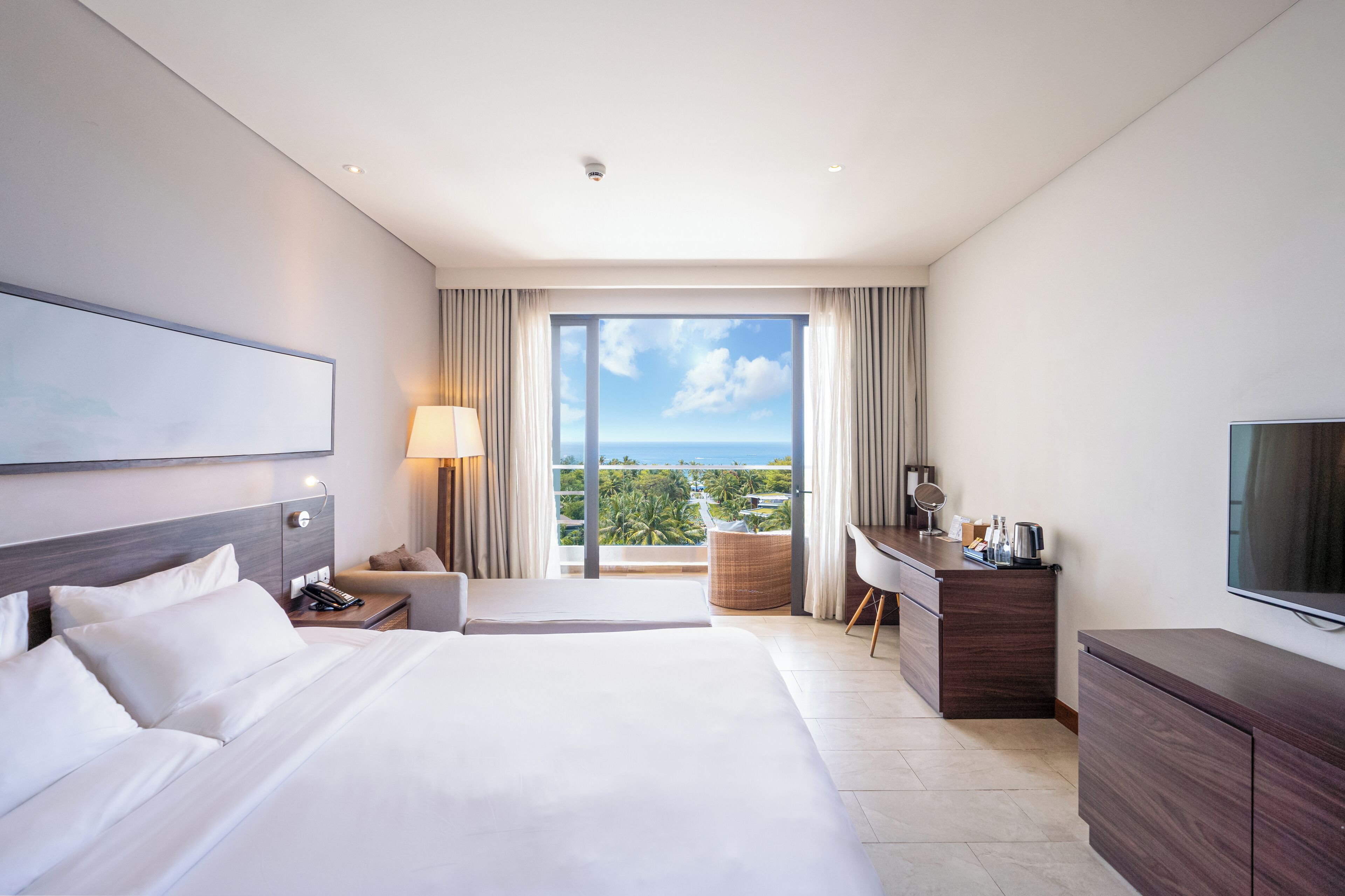 Superior Double Room, 1 Double Bed, Ocean View | Minibar, in-room safe, desk, laptop workspace