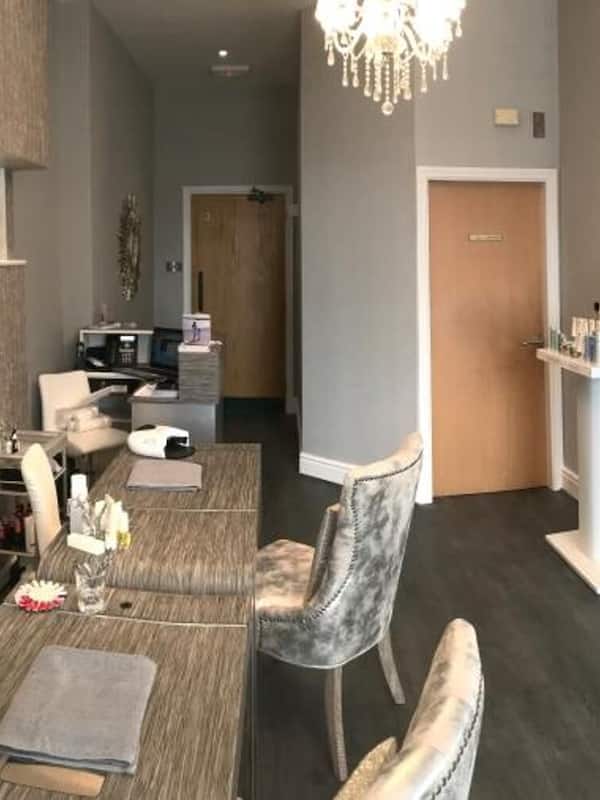 Sauna, hot tub, steam room, body treatments, aromatherapy