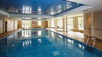 Indoor pool, pool loungers