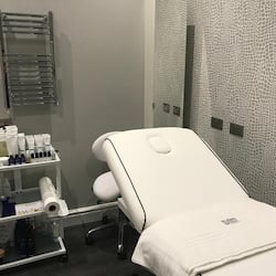 Sauna, hot tub, steam room, body treatments, aromatherapy