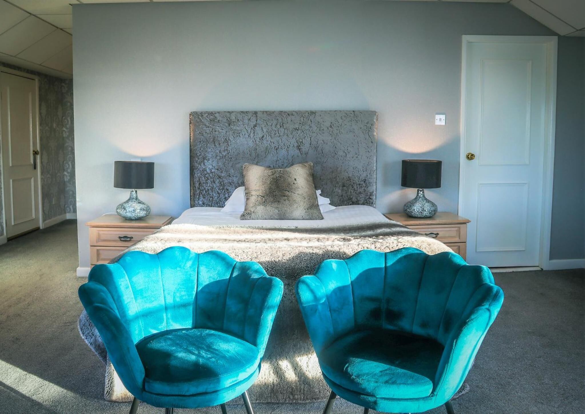 Una scrivania, ferro/asse da stiro, Wi-Fi gratuito, lenzuola