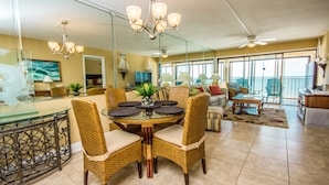 Leilighet, 2 soverom | Spiseområde på rommet