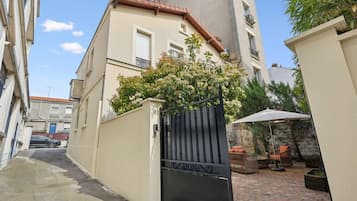 Apartment, Private Bathroom, Garden View | Miscellaneous