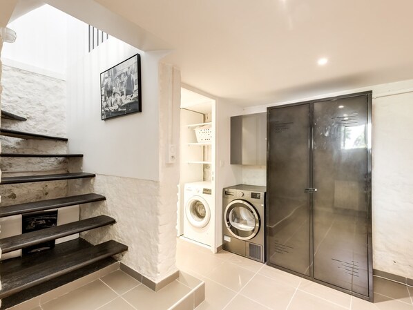 Apartment, Private Bathroom, Garden View | Miscellaneous - Loft Fraternité (Bagnolet)