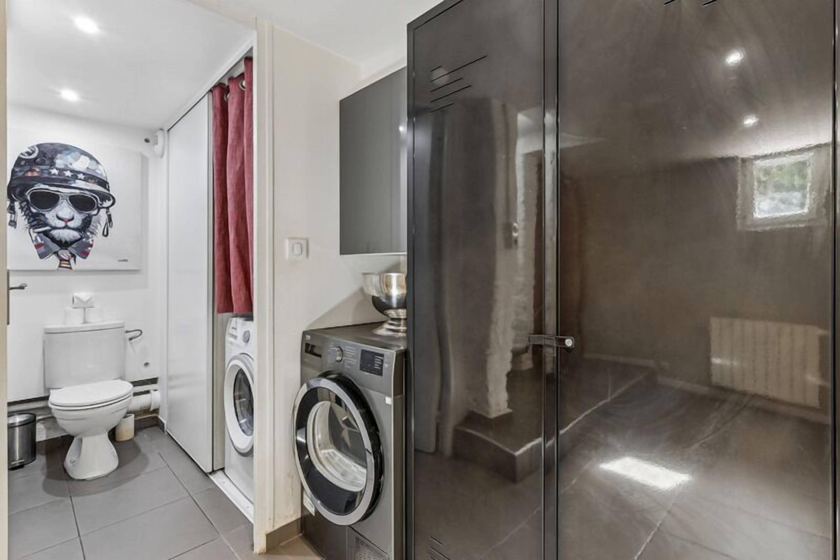 Appartement, privébadkamer, uitzicht op tuin | Wasruimte