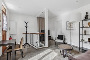Appartamento, bagno privato, vista giardino | Lounge