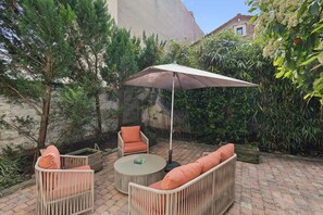 Leilighet, privat bad, hageutsikt | Terrasse/patio