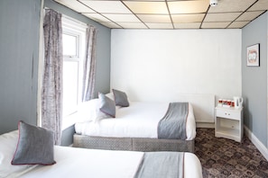 Deluxe Quadruple Room - Silver Strand Hotel (Blackpool)