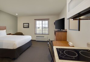Room, 1 Queen Bed, Accessible, Non Smoking | Desk, blackout drapes, iron/ironing board, free WiFi - WoodSpring Suites Frederick I-70 (Frederick)