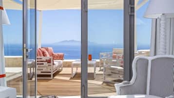 Villa – deluxe, 5 soverom, privat basseng, sjøutsikt | Oppholdsområde | LCD-TV og iPod-dokkingstasjon