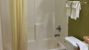 Habitación, 2 camas dobles | Baño