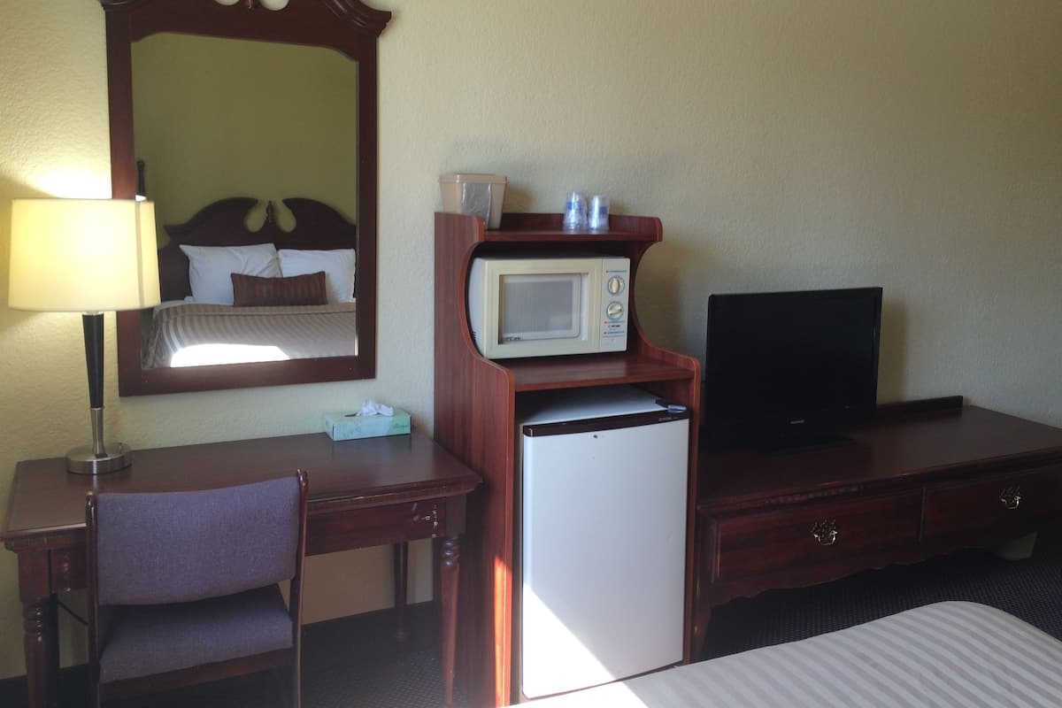Room, 2 Double Beds | Desk, free WiFi, bed sheets