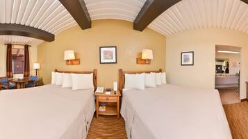 Tabla de planchar con plancha, wifi gratis y ropa de cama